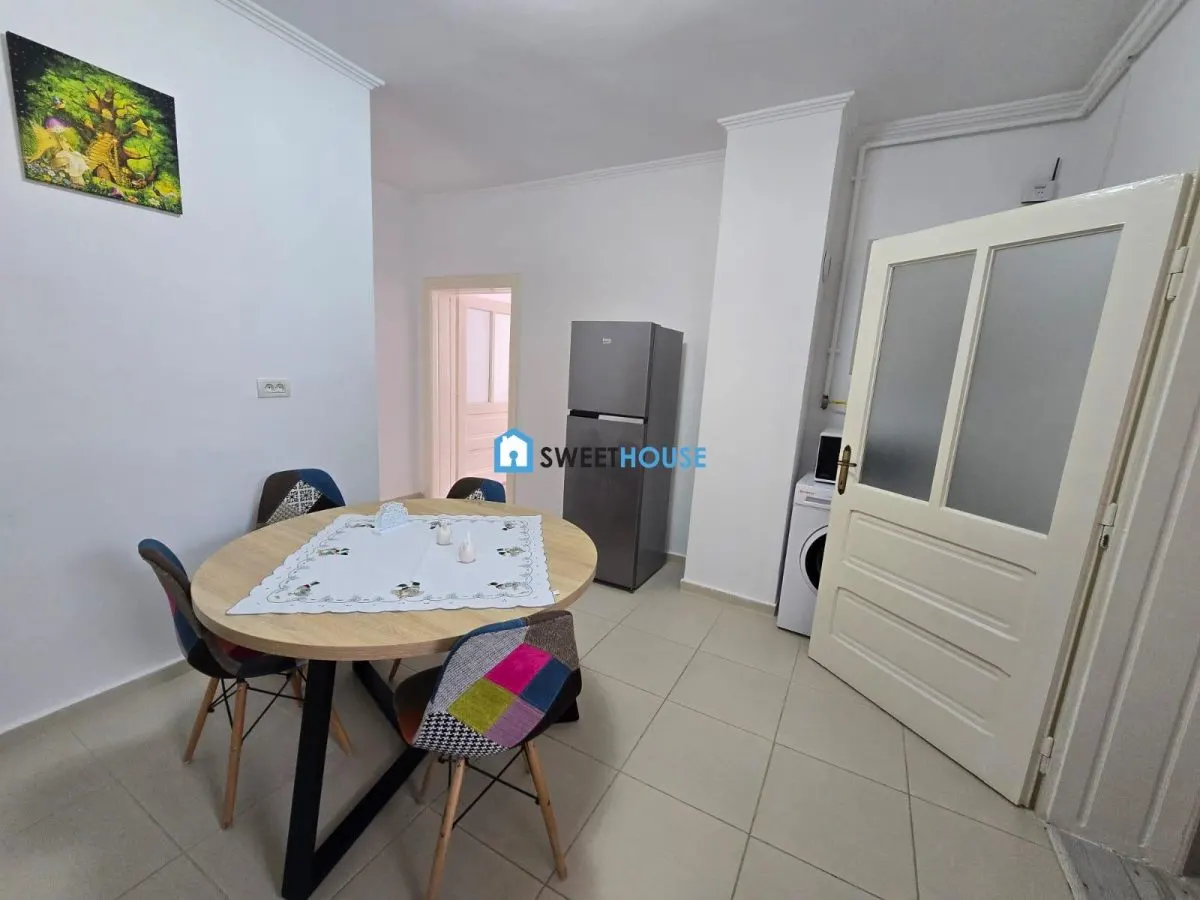 Casa cu doua apartamente in zona centrala Fagaras - foto 10