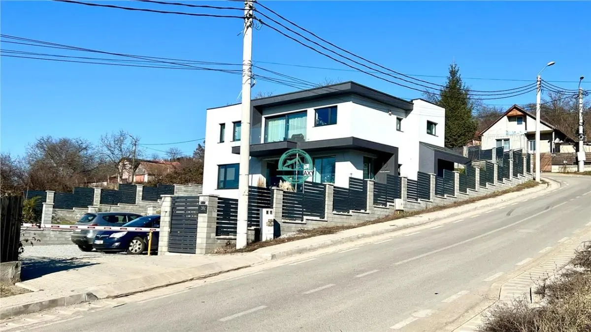 Vand teren cu suprafata de 835 mp str Viile Dealului Mic l - foto 1