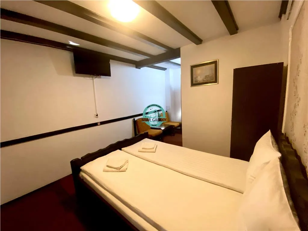 VAND PENSIUNE CU 7 CAMERE IN SIGHISOARA LA 800 MP DE CETATE - foto 15