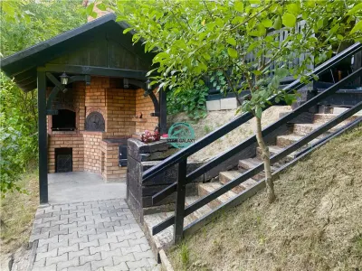 VAND PENSIUNE CU 7 CAMERE IN SIGHISOARA LA 800 MP DE CETATE - foto 4