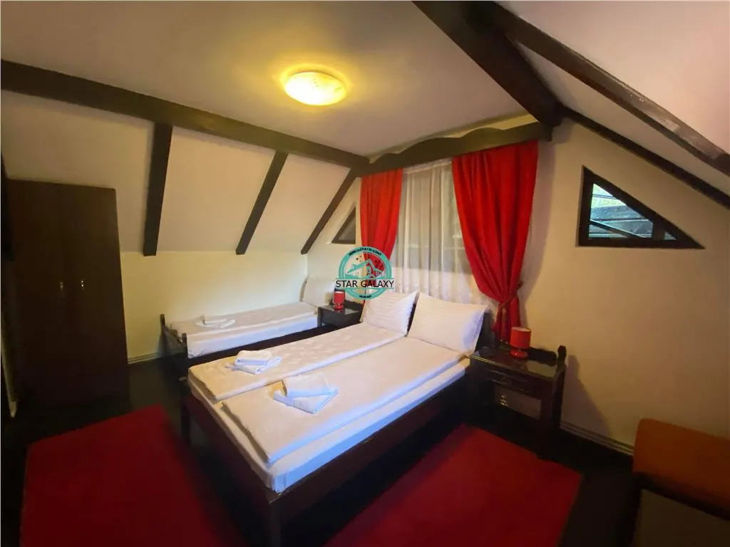 VAND PENSIUNE CU 7 CAMERE IN SIGHISOARA LA 800 MP DE CETATE - foto 10