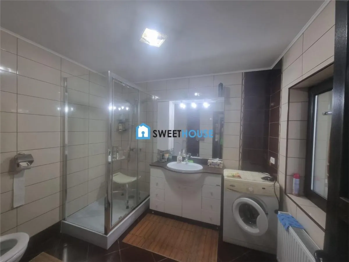 Casa de vanzare in Mandra  Spatiu generos si anexe - foto 12