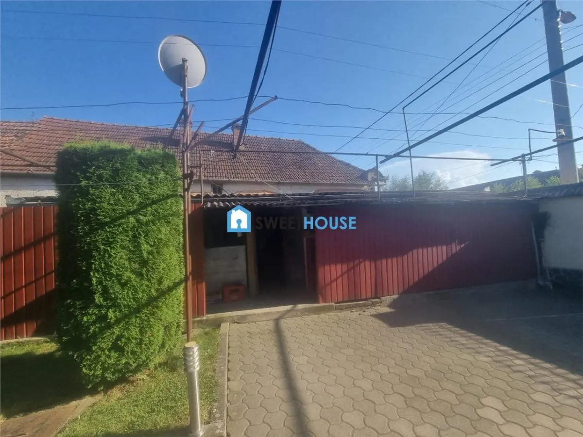 Casa de vanzare in Mandra  Spatiu generos si anexe - foto 3