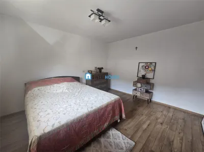 Casa de vanzare in Mandra  Spatiu generos si anexe - foto 5