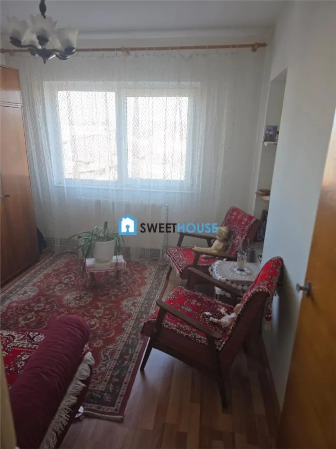 Apartament cu doua  camere zona Combinat - foto 1