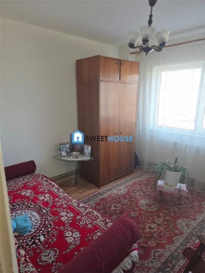 Apartament cu doua  camere zona Combinat - foto 3