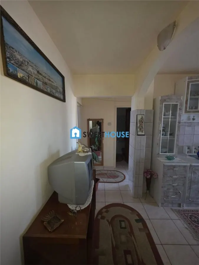 Apartament cu doua  camere zona Combinat - foto 6