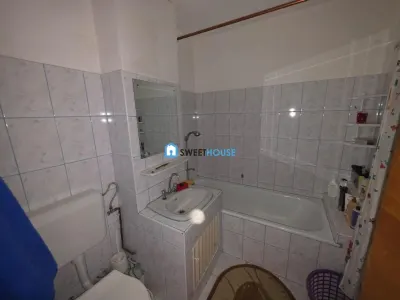 Apartament cu doua  camere zona Combinat - foto 10