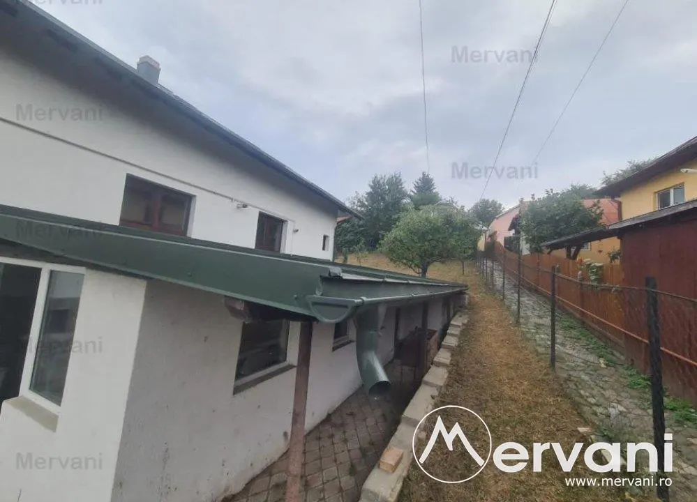 Vila de vanzare in Comarnic - foto 2