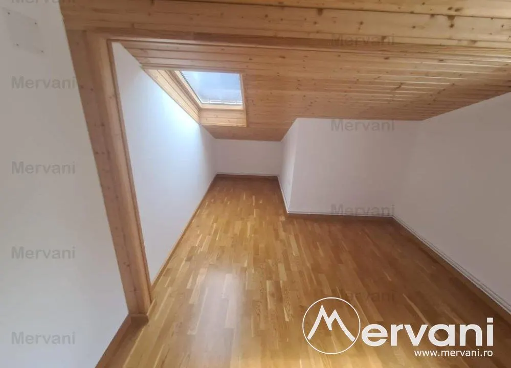 Vila de vanzare in Comarnic - foto 11