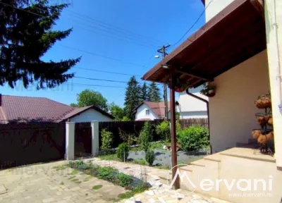 Vila de vanzare in Campina - foto 2