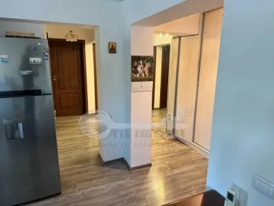 Apartament 3 camere, 70 mp, 2 băi, Etaj 3, Renovat complet, Păcurari - foto 5