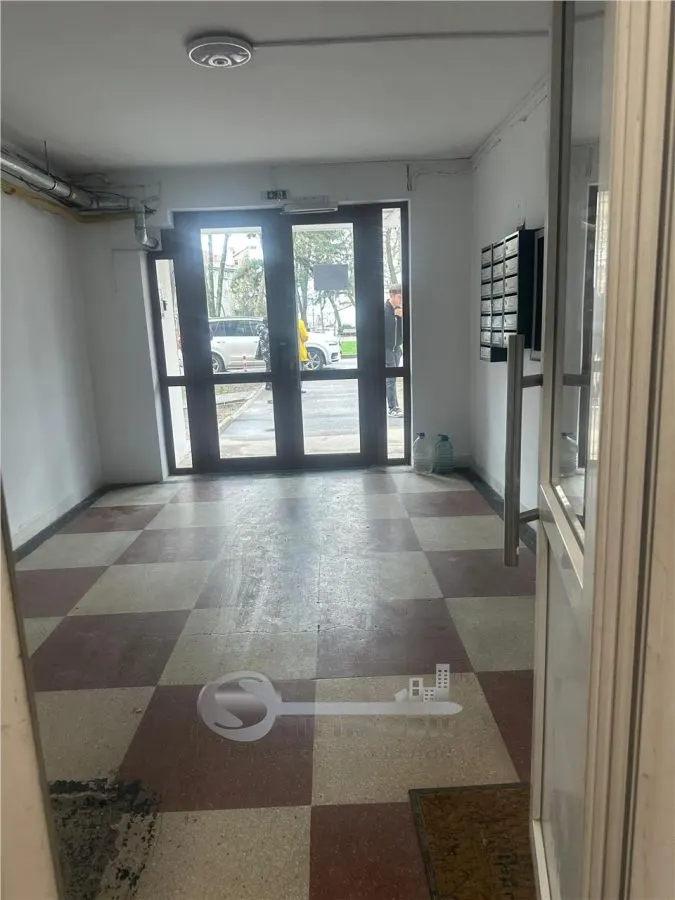 CENTRU BLOC GULIVER 3 CAMERE  LIBER ETAJ INTERMEDIAR - foto 13