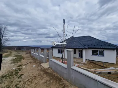 Casa de vanzare I Paun, Barnova I 4 camere, 2 bai I 500 mp teren - foto 2
