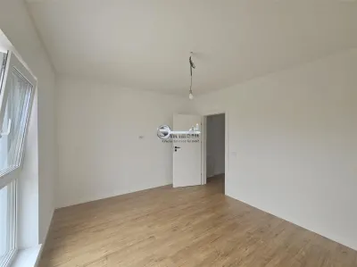 Apartament 3 camere dispus pe 2 niveluri - foto 3