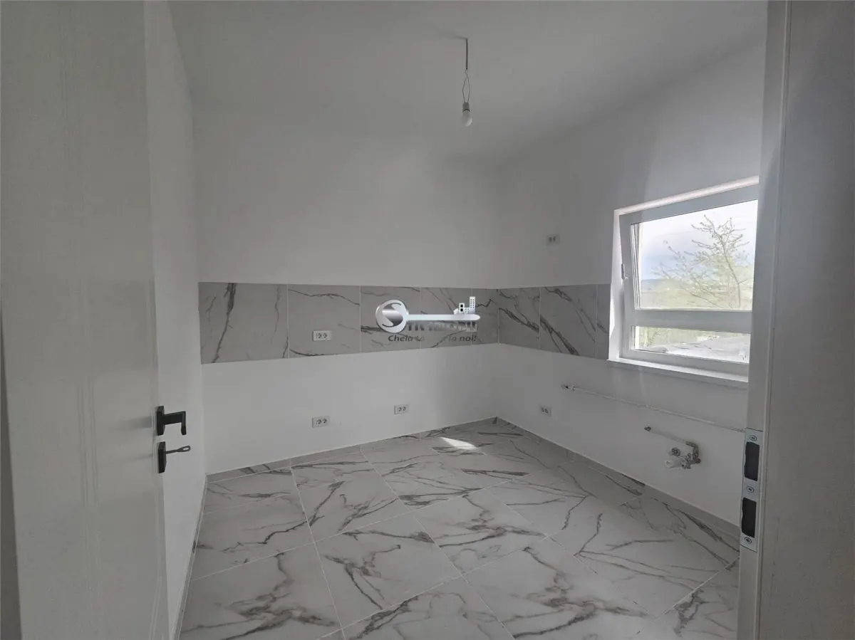 Apartament 3 camere dispus pe 2 niveluri - foto 6