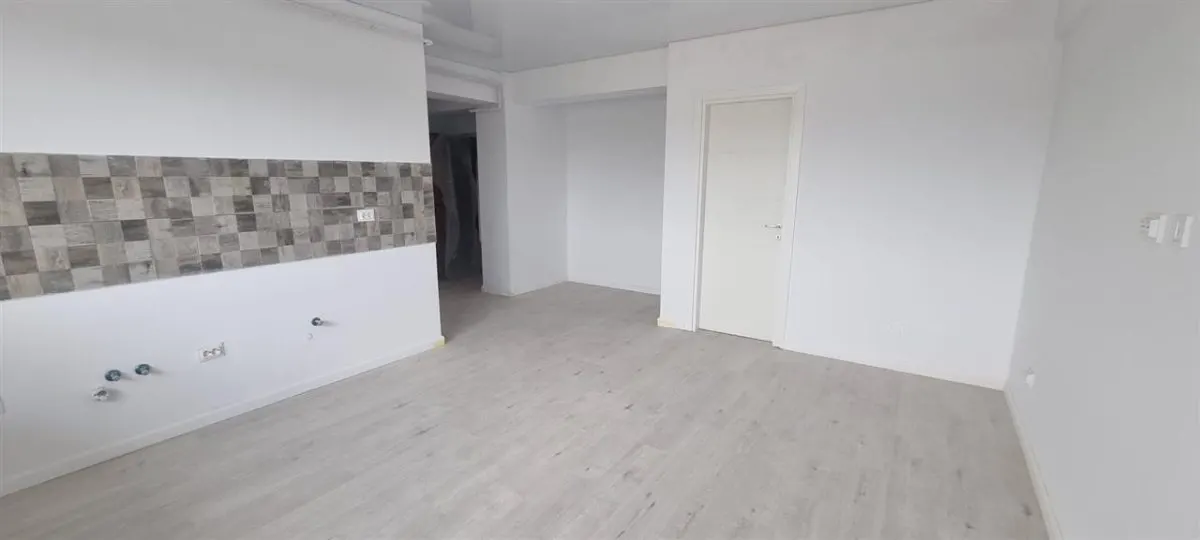 Apartament 2camere Bucium + curte 35mp - foto 2