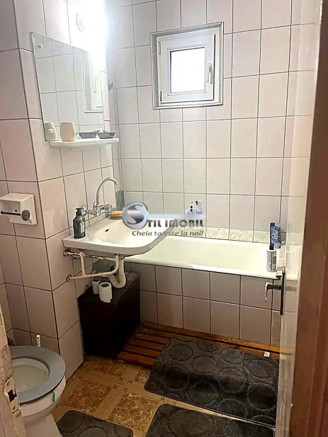 Vanzare Ap. 3 camere,decomandat ,zona Dacia - foto 6