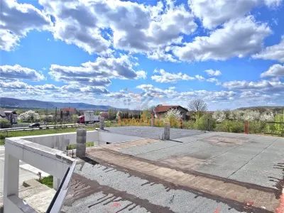 PROPRIETATE MULTIFUNCTIONALA | TEREN 3788 MP | SPALATORIE CAMIOANE + CASA |  DN1/E60 | TINAUD (ALESD) | BIHOR - foto 27