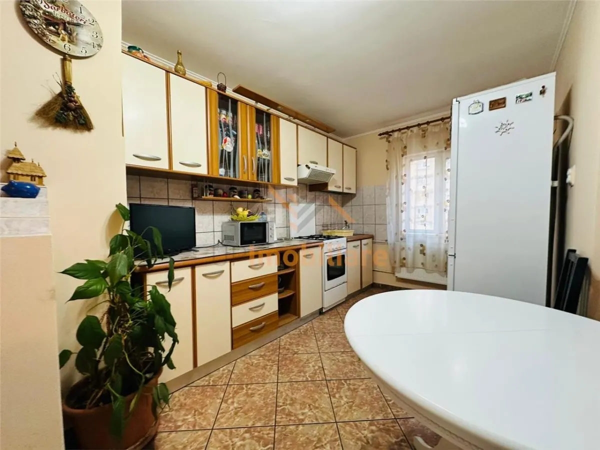 APARTAMENT 2 CAMERE, TIP PC, ZONA PIATA ROGERIUS - foto 1
