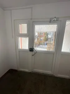 APARTAMENT 3 CAMERE DECOMANDAT FRUMOASA NICOLINA 135000 EURO - foto 17
