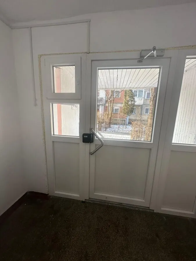 APARTAMENT 3 CAMERE DECOMANDAT FRUMOASA NICOLINA 135000 EURO - foto 17