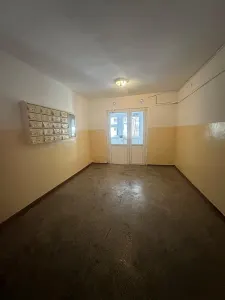 APARTAMENT 3 CAMERE DECOMANDAT FRUMOASA NICOLINA 135000 EURO - foto 4