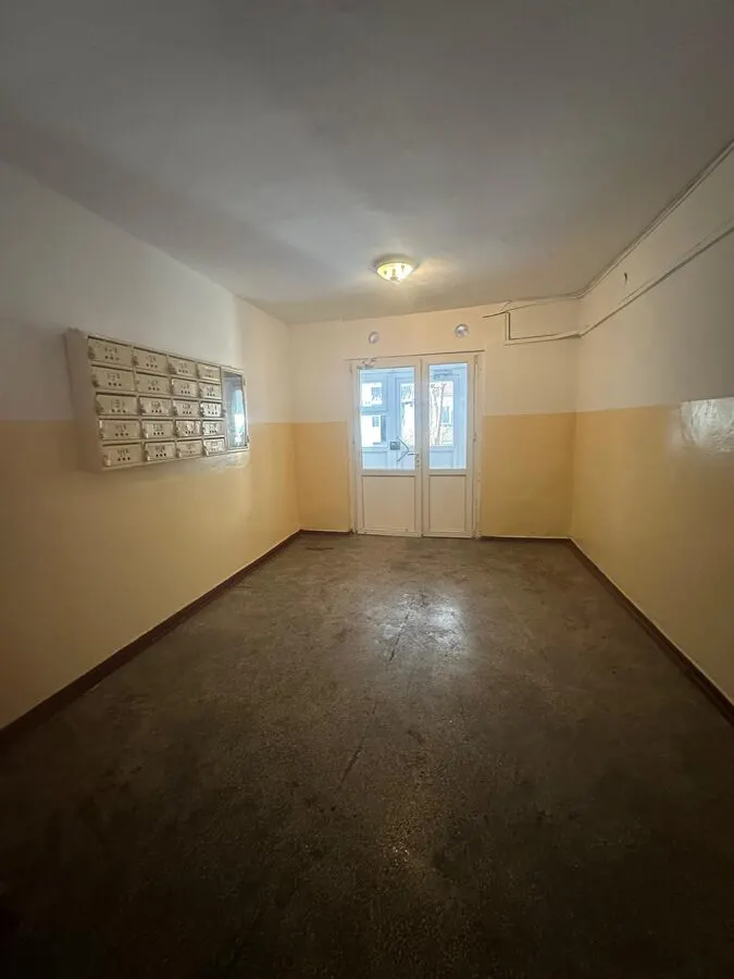 APARTAMENT 3 CAMERE DECOMANDAT FRUMOASA NICOLINA 135000 EURO - foto 4