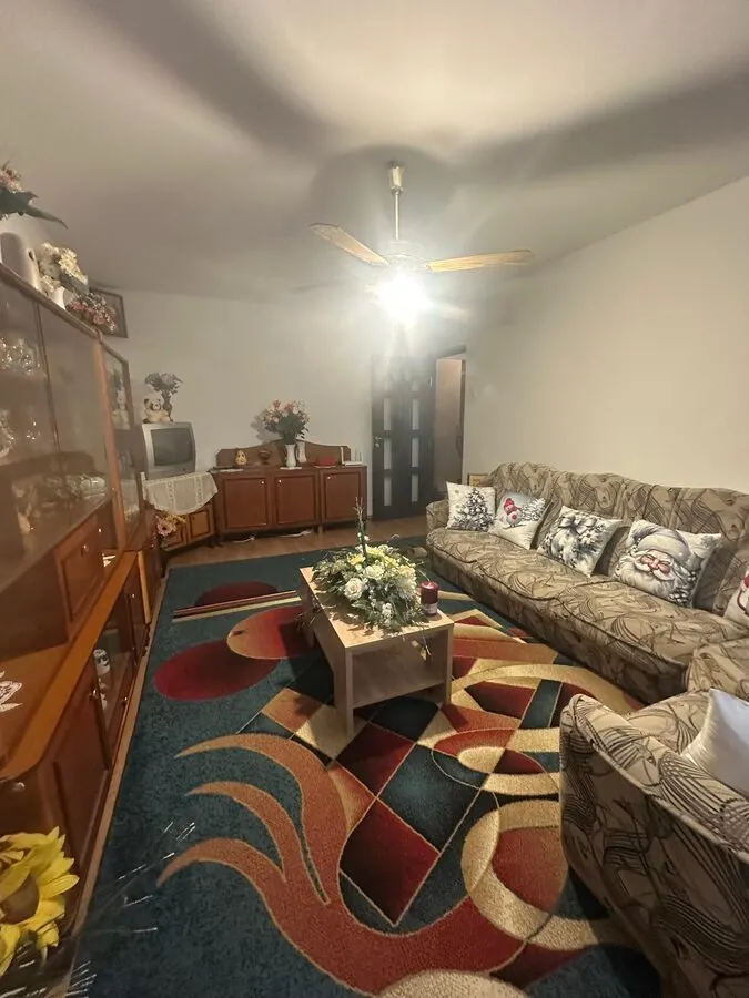APARTAMENT 3 CAMERE DECOMANDAT FRUMOASA NICOLINA 135000 EURO - foto 6