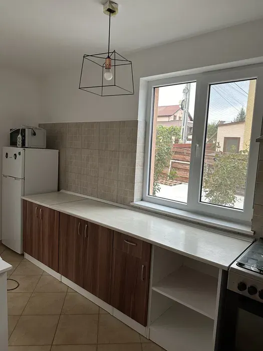 Vila 4 camere Valea Adanca - 800 euro - foto 2