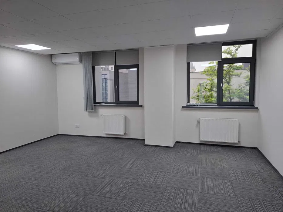 Spatiu Sf. Lazar ( Palas) - 899 euro - Iasi