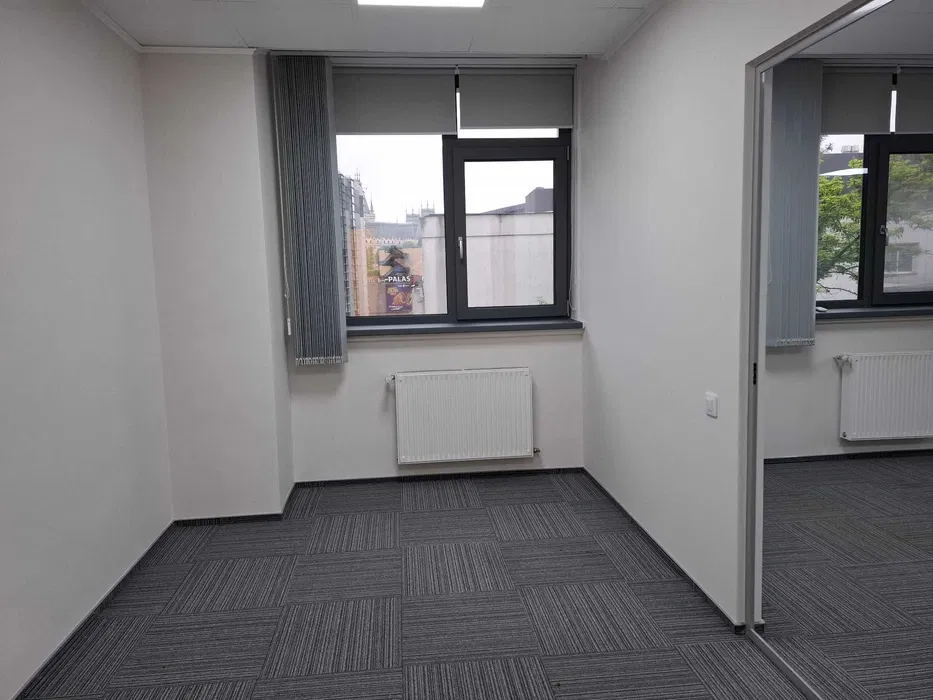 Spatiu Sf. Lazar ( Palas) - 899 euro - foto 2
