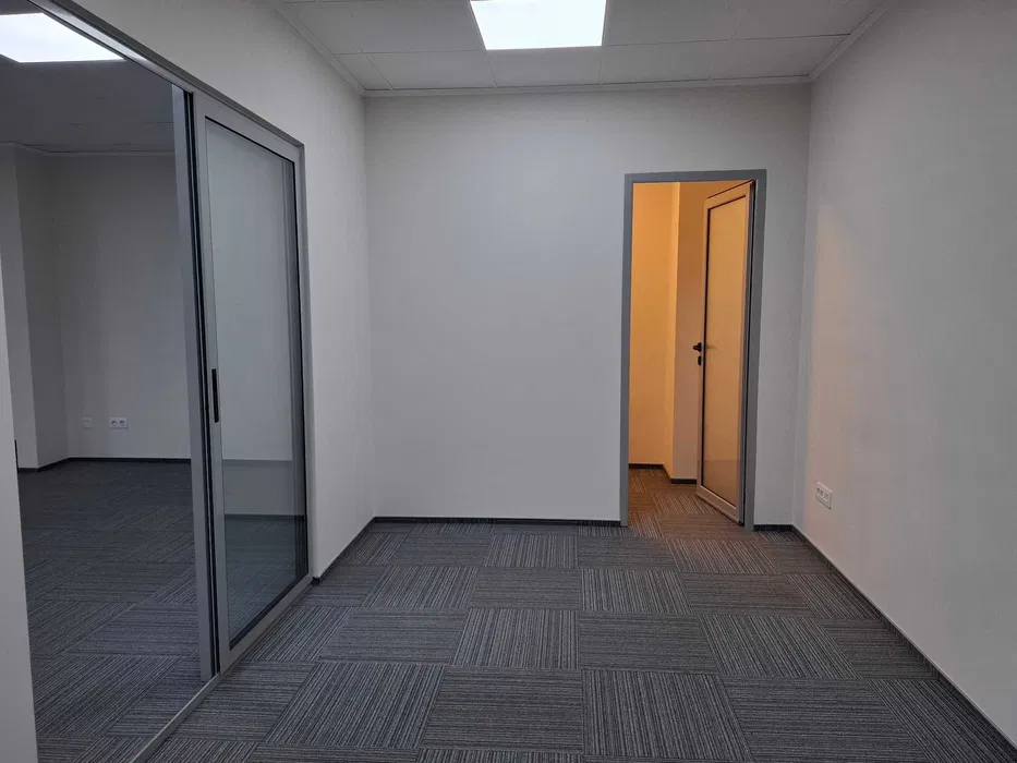 Spatiu Sf. Lazar ( Palas) - 899 euro - foto 4