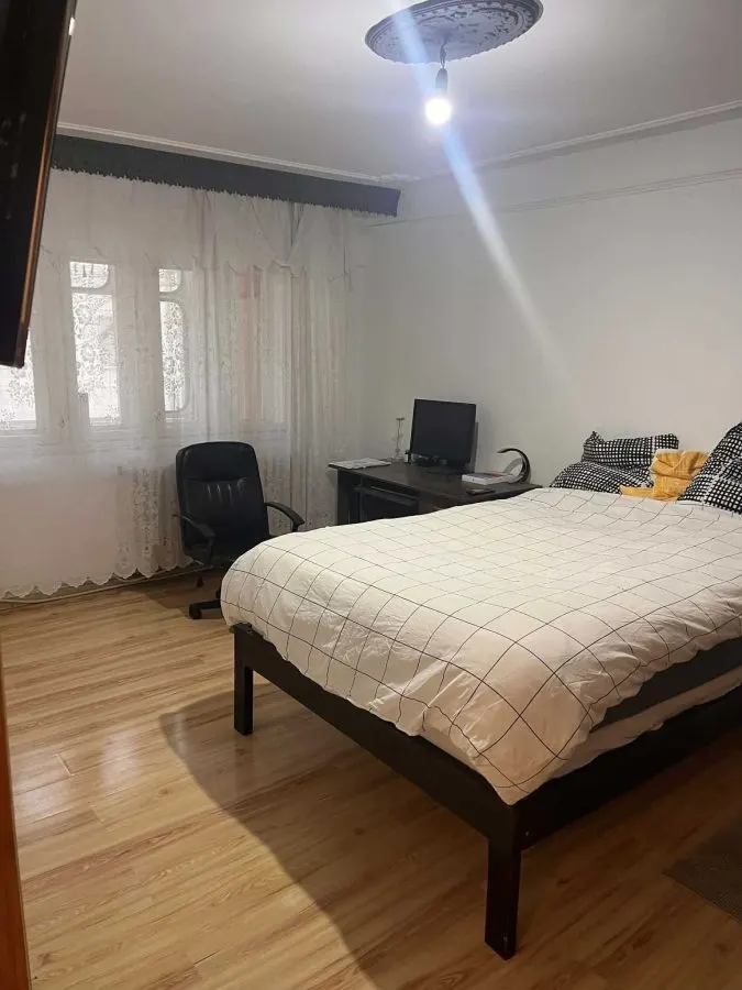 Vanzare Ap. 3 camere,decomandat ,zona Dacia 130k NEGOCIABIL - foto 1