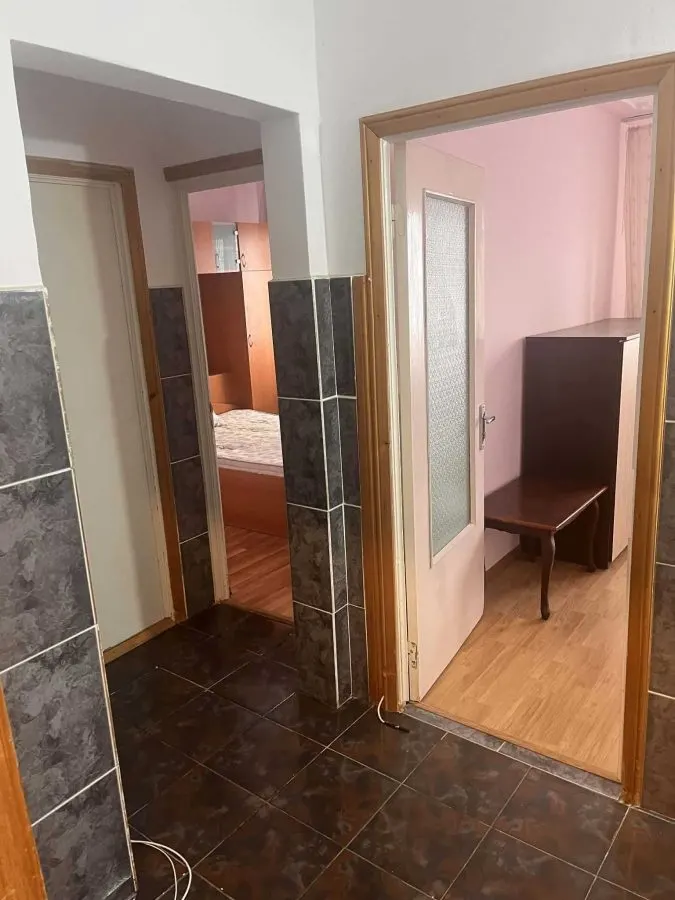 Vanzare Ap. 3 camere,decomandat ,zona Dacia 130k NEGOCIABIL - foto 4