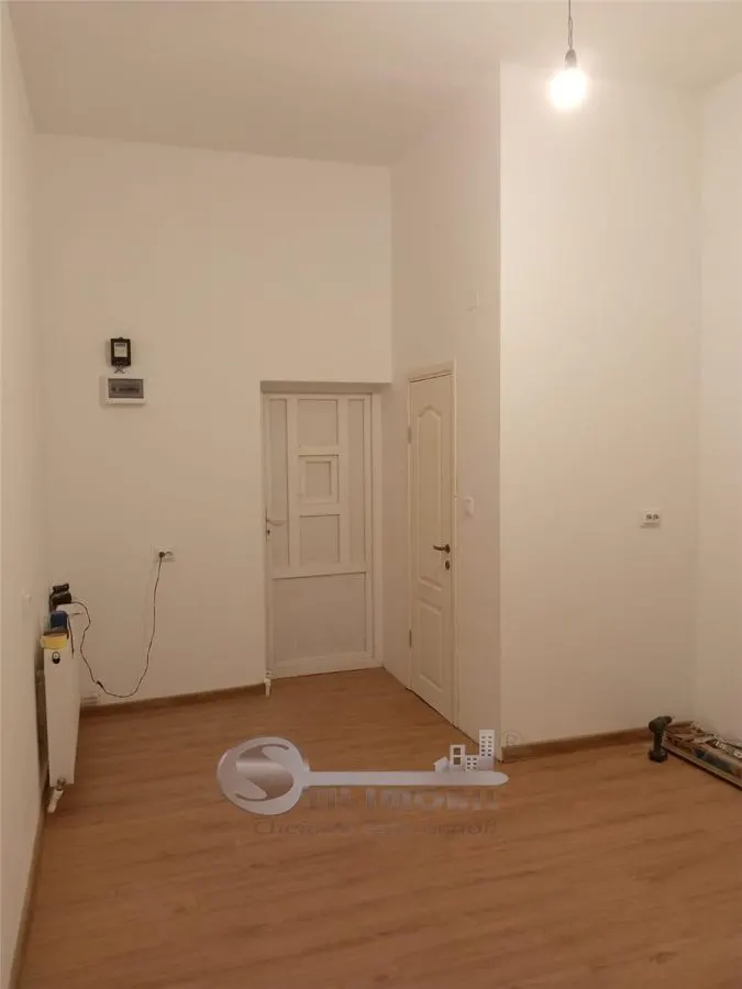 Spatiu comercial, Ultracentral-Tg. Cucu, 20mp, posibilitate extindere - foto 1