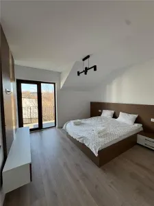 Casa moderna si spatioasa cu 4 camere si curte - zona Horpaz - 800EUR - foto 3