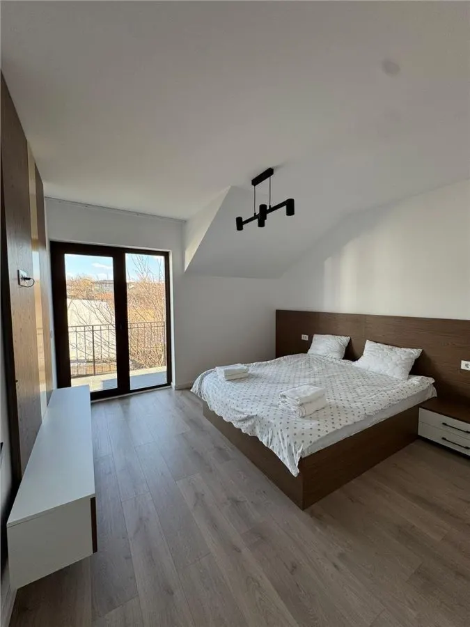 Casa moderna si spatioasa cu 4 camere si curte - zona Horpaz - 800EUR - foto 3