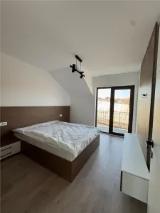 Casa moderna si spatioasa cu 4 camere si curte - zona Horpaz - 800EUR - foto 4