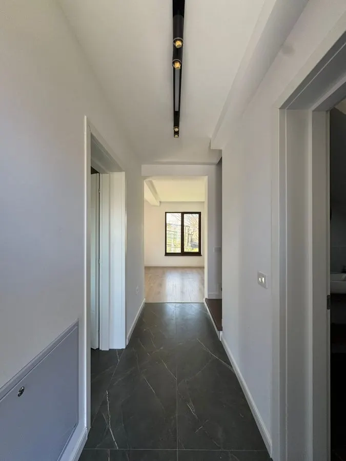 Casa moderna si spatioasa cu 4 camere si curte - zona Horpaz - 800EUR - foto 5