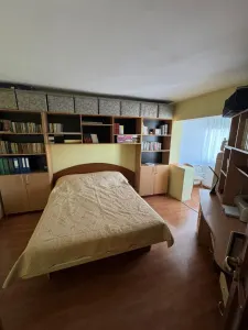 Apartament cu 3 camere - 71 m.p.- Nicolina 2, geam la baie - Iasi