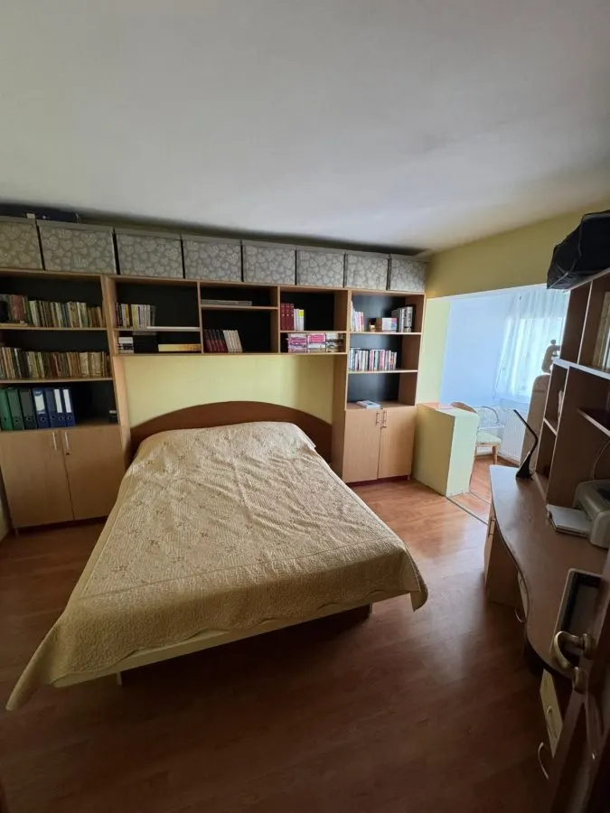 Apartament cu 3 camere - 71 m.p.- Nicolina 2, geam la baie - foto 1