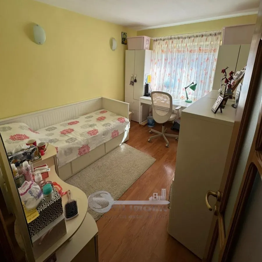 Apartament cu 3 camere - 71 m.p.- Nicolina 2, geam la baie - foto 2