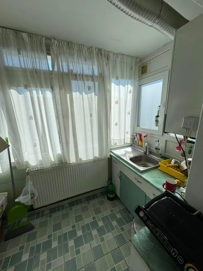 Apartament cu 3 camere - 71 m.p.- Nicolina 2, geam la baie - foto 8