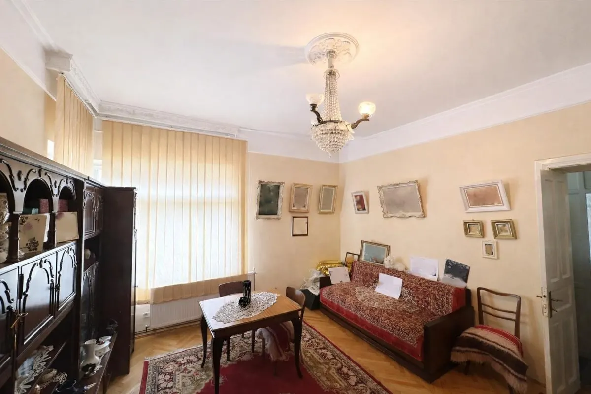 Vilă interbelică, 7 camere, Centru Iaşi - foto 1