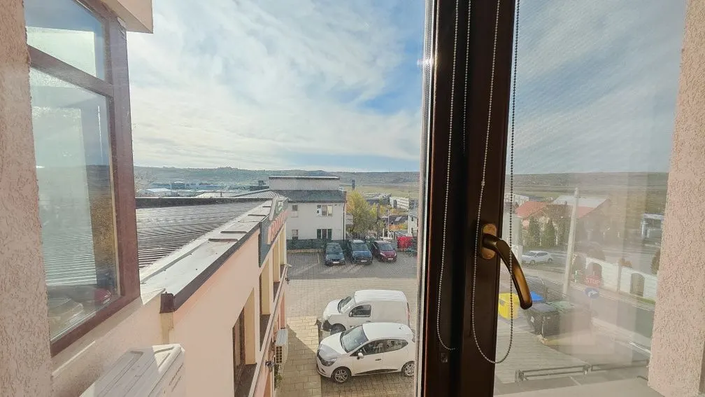 Apartament 2 camere cu parcare Valea Lupului - 380 euro - foto 7