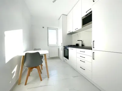 1 CAM CENTRU PALAS , PARCARE,PRIMA INCHIRIERE UNIREA TOWERS DEC - 430EUR - Iasi