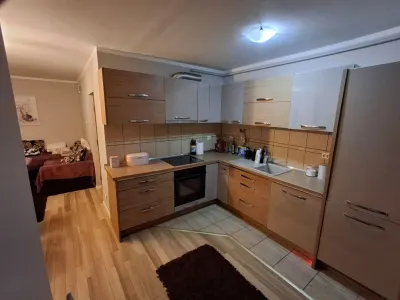 Apartament 3 camere, 2 bai, 2 balcoane, etajul 2 Centrul Civic - foto 2