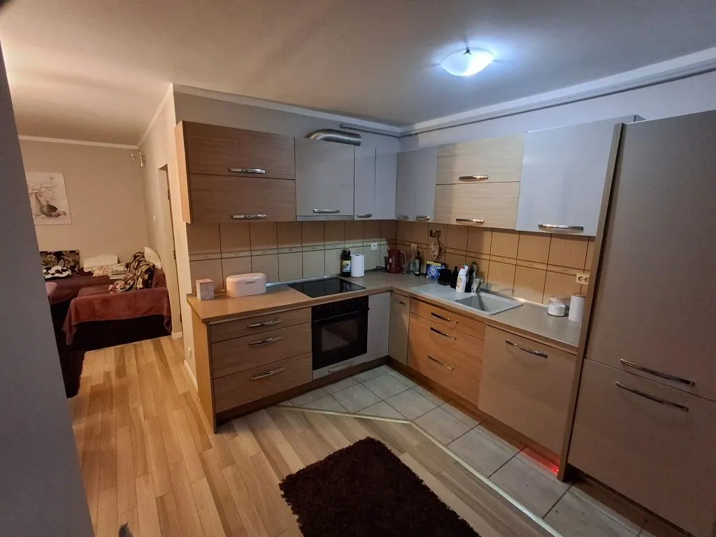 Apartament 3 camere, 2 bai, 2 balcoane, etajul 2 Centrul Civic - foto 2