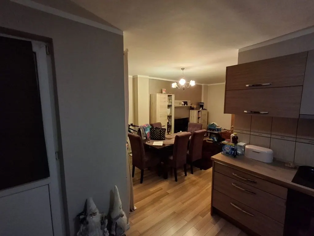 Apartament 3 camere, 2 bai, 2 balcoane, etajul 2 Centrul Civic - foto 4
